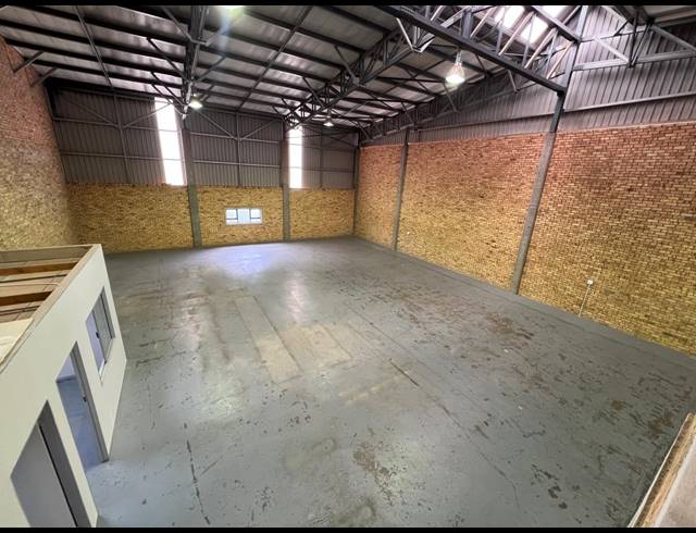 472M² WAREHOUSE TO LET IN LASER PARK